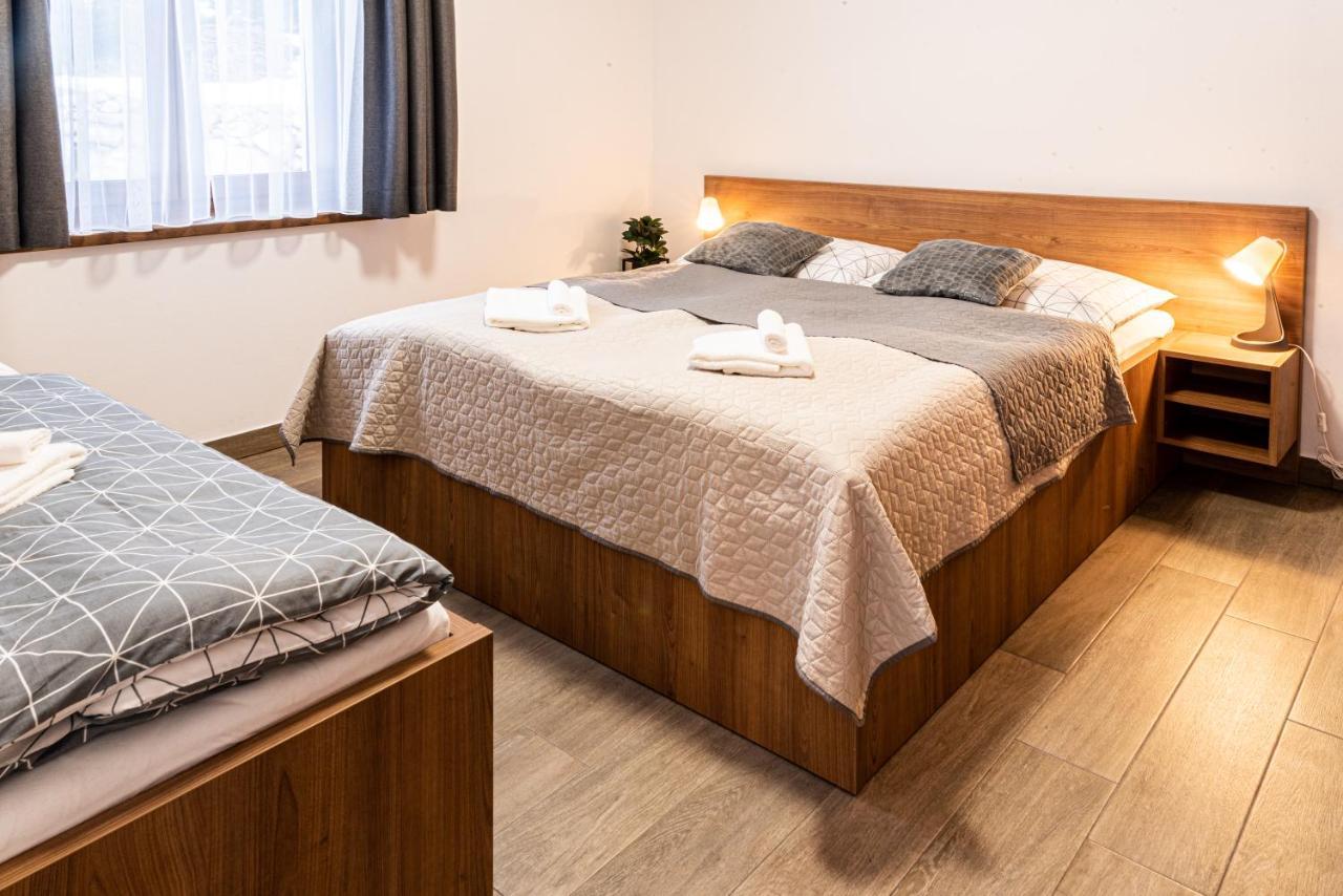 Mm Lucky Apartments デマノブスカ・ドリーナ エクステリア 写真